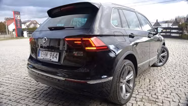 VOLKSWAGEN Tiguan