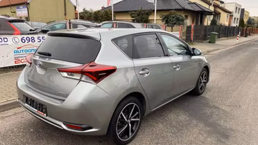 TOYOTA Auris