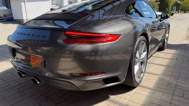 PORSCHE 911