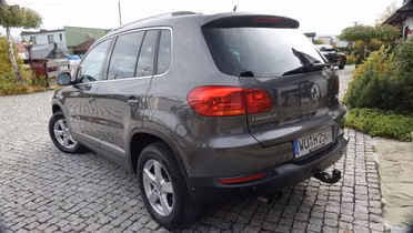 VOLKSWAGEN Tiguan