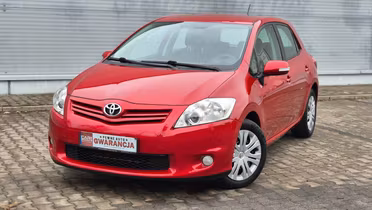 TOYOTA Auris