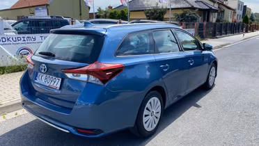 TOYOTA Auris