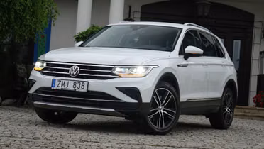 VOLKSWAGEN Tiguan