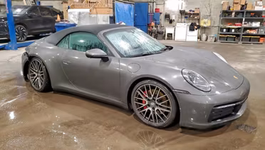 PORSCHE 911
