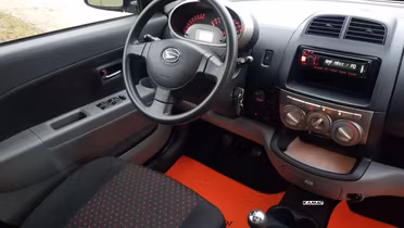 DAIHATSU Sirion