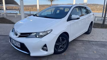 TOYOTA Auris