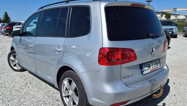 VOLKSWAGEN Touran