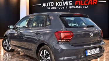 VOLKSWAGEN Polo