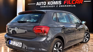 VOLKSWAGEN Polo