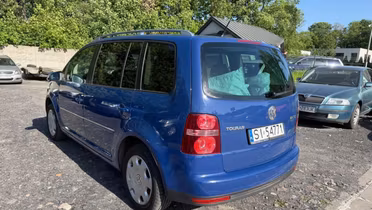 VOLKSWAGEN Touran