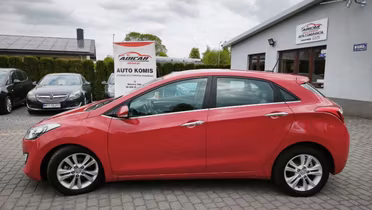 HYUNDAI i30
