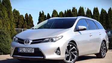 TOYOTA Auris