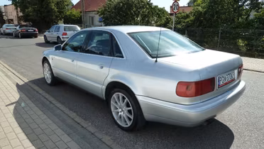 AUDI A8