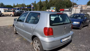 VOLKSWAGEN Polo
