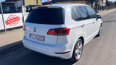 VOLKSWAGEN Golf Sportsvan