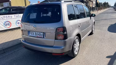 VOLKSWAGEN Touran