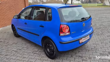 VOLKSWAGEN Polo