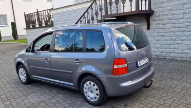 VOLKSWAGEN Touran