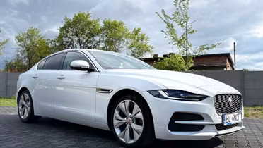 JAGUAR XE