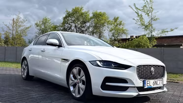 JAGUAR XE