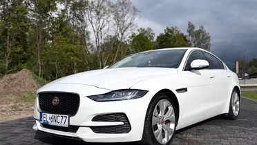 JAGUAR XE