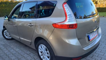 RENAULT Grand Scenic