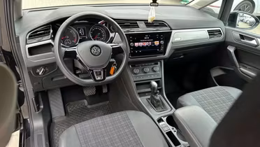VOLKSWAGEN Touran