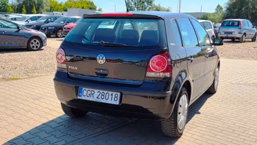 VOLKSWAGEN Polo