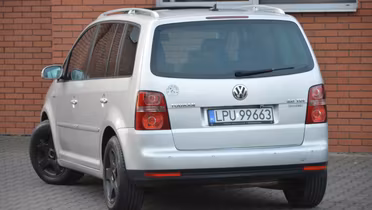 VOLKSWAGEN Touran