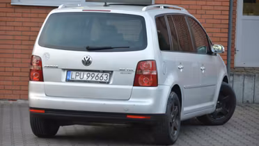 VOLKSWAGEN Touran