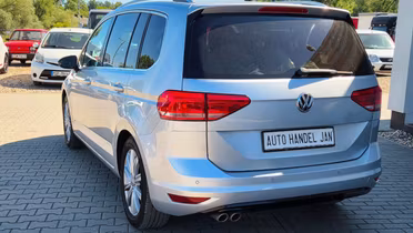 VOLKSWAGEN Touran