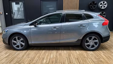 VOLVO V40 Cross Country