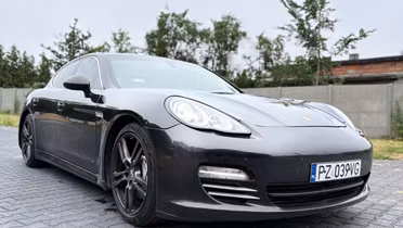 PORSCHE Panamera