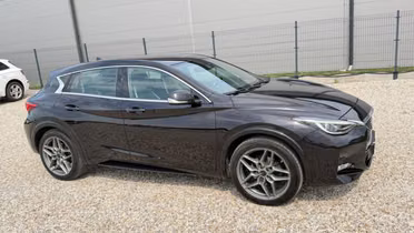 INFINITI Q30