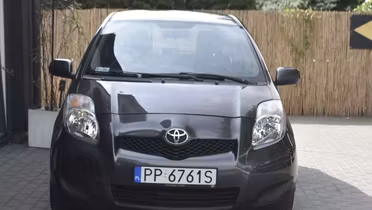 TOYOTA Yaris
