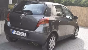 TOYOTA Yaris