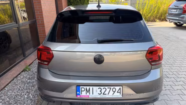 VOLKSWAGEN Polo