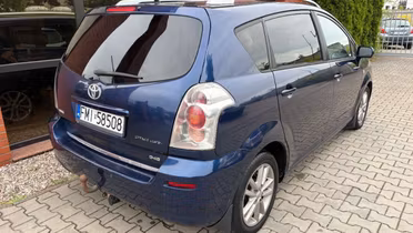 TOYOTA Corolla Verso