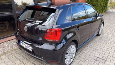 VOLKSWAGEN Polo