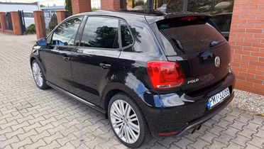 VOLKSWAGEN Polo