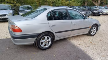 TOYOTA Avensis
