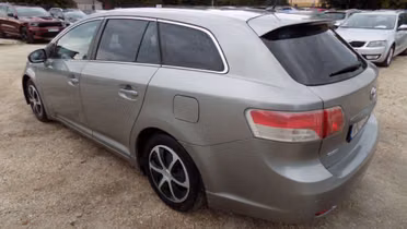TOYOTA Avensis