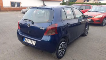 TOYOTA Yaris