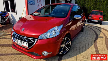 PEUGEOT 208