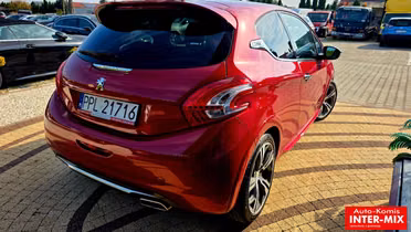 PEUGEOT 208