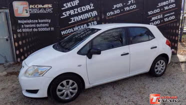 TOYOTA Auris