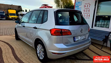 VOLKSWAGEN Golf Sportsvan