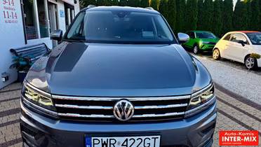 VOLKSWAGEN Tiguan