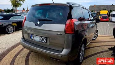 PEUGEOT 5008