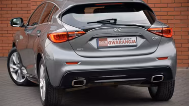 INFINITI Q30